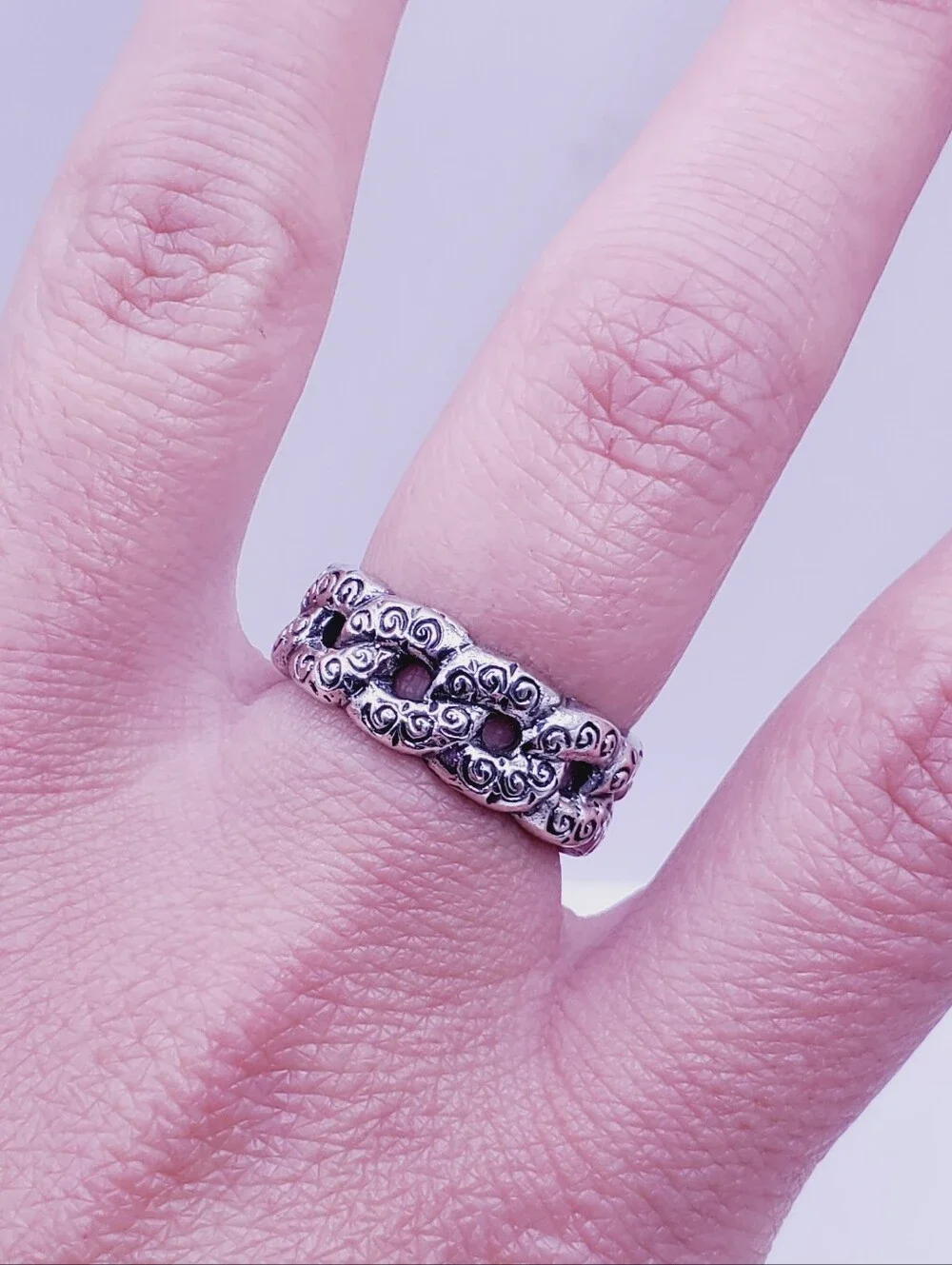 925 Sterling Silver Swirl Link Design Band Ring - Loop Eternity Style